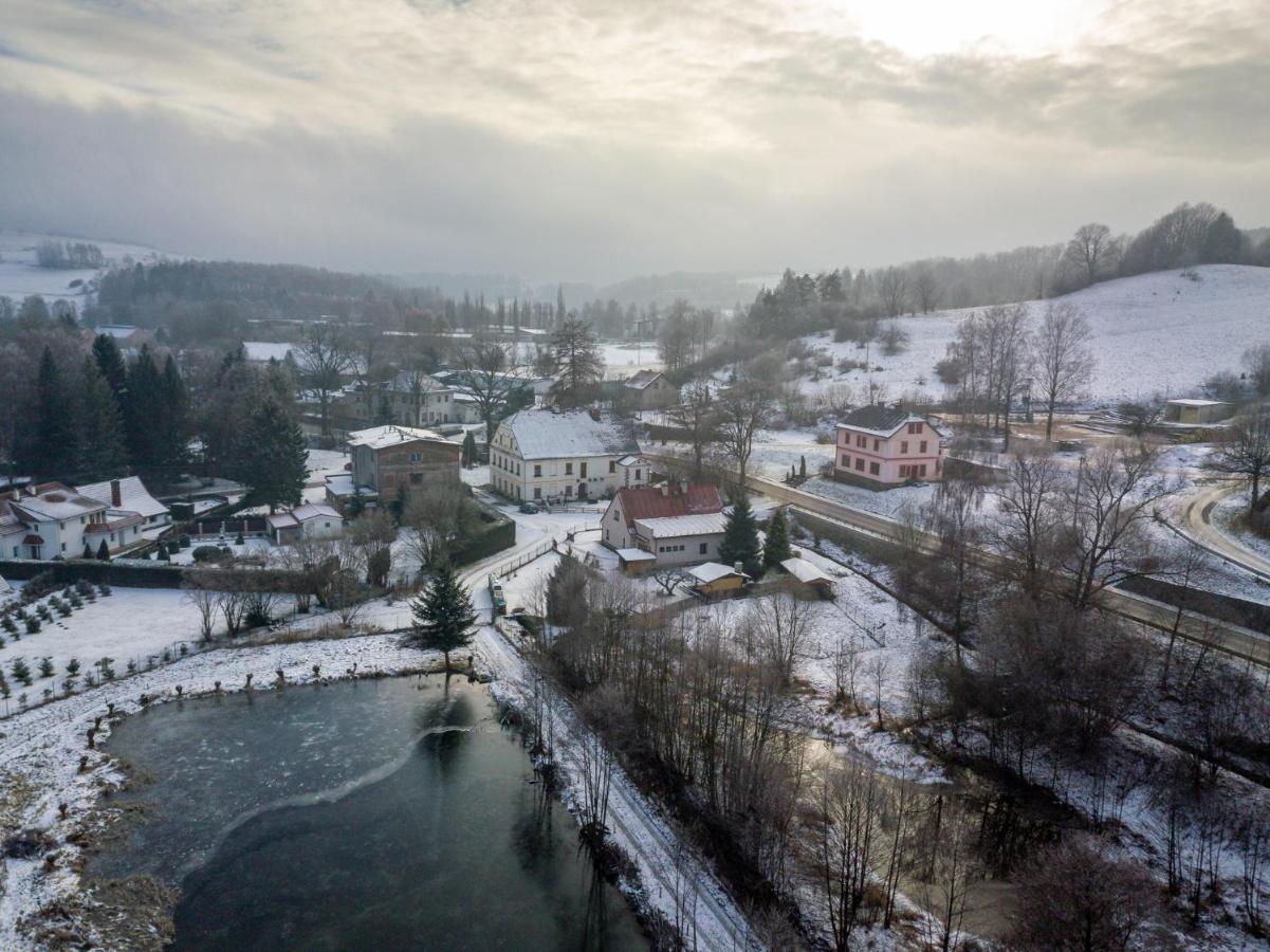 Apartment Ve Mlyne Teplice nad Metují Esterno foto